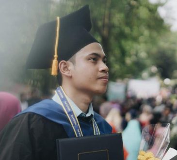 Assisting adults with autism transition from post-secondary into the workplace
