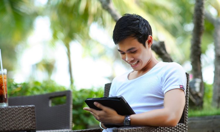 professional networking is a click away with these 4 sites