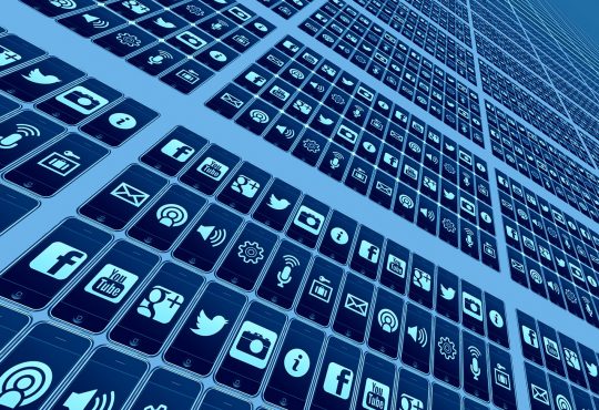 10 Ways to Use Social Media to Manage Your Career