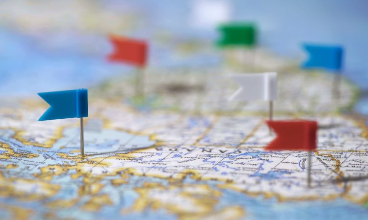 Travel destinations in Canada marked with pins on map