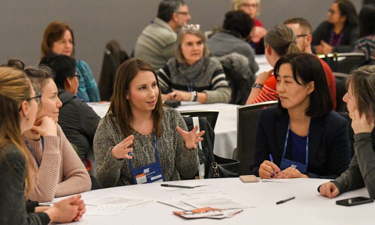 Cannexus newcomers and veterans swap strategies at the First-Timers' session.